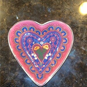 Natural Life Heart-Shaped Decorative Plate - Pink and Blue